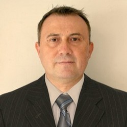 cezar Col. (r) Cezar MEDVICHI