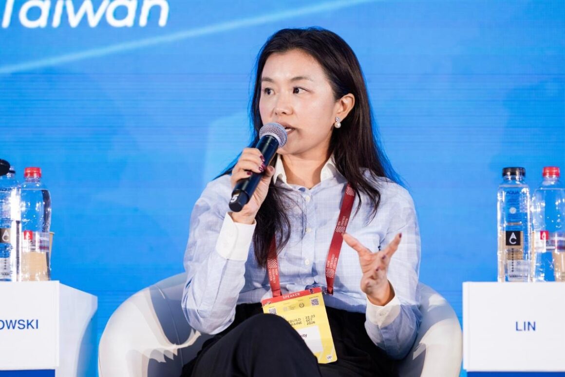 Charity Lin, Panel IXa