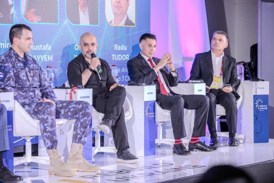 Marian Ciobotaru, Mustafa Nayyem, Oscar Rojas and Radu Tudor, Panel VIb