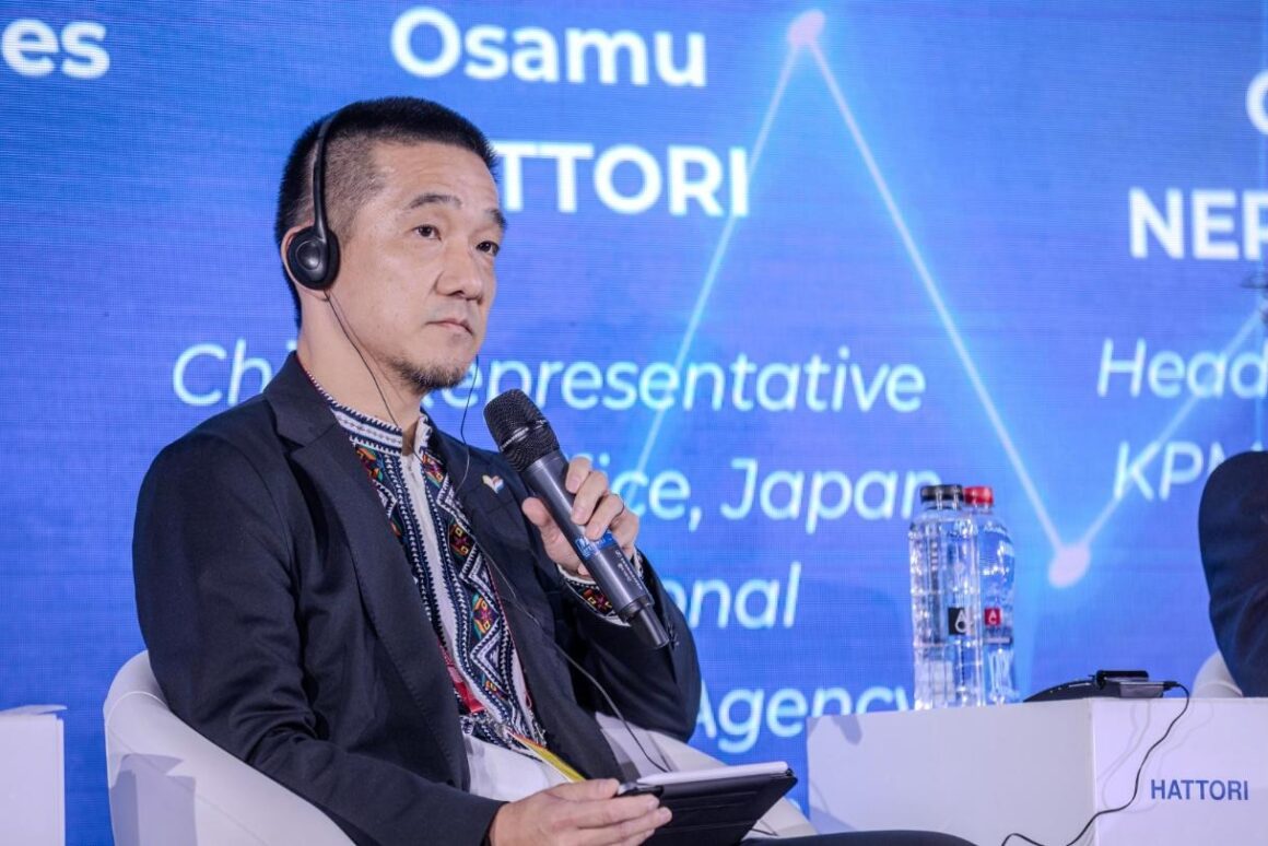 Osamu Hattori, Panel Xb